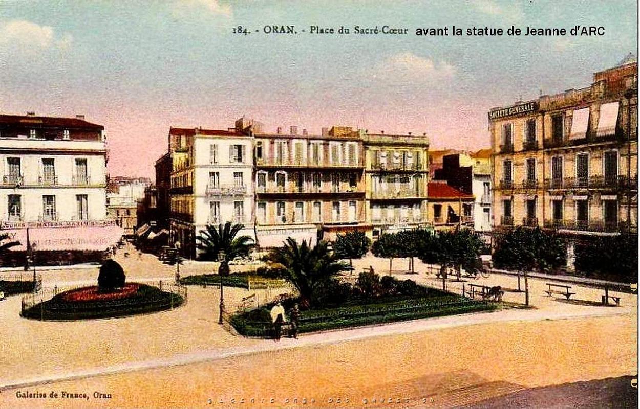 CA c- 02- Place du Sacre-Coeur et statue Jeanne d' Arc.jpg
